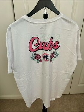 Women’s Chicago Cubs Crewneck Tee